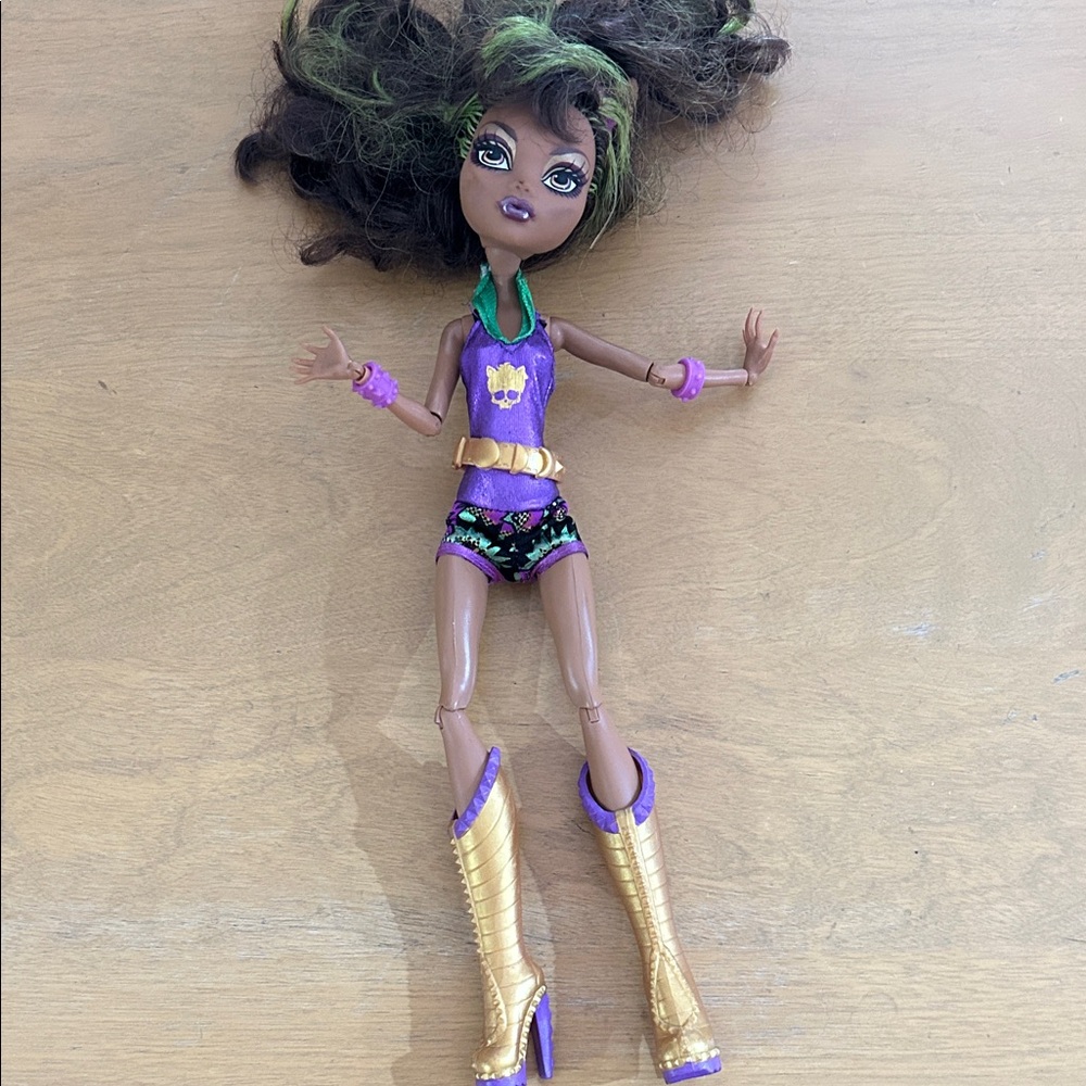 2008 Monster High Doll in Purple and Gold Ensemble